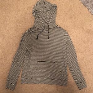 Stripped pullover sweatshirt